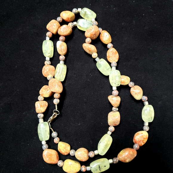 Jasper & Precious Gem Stone Necklace & Earrings - Picture 2 of 3